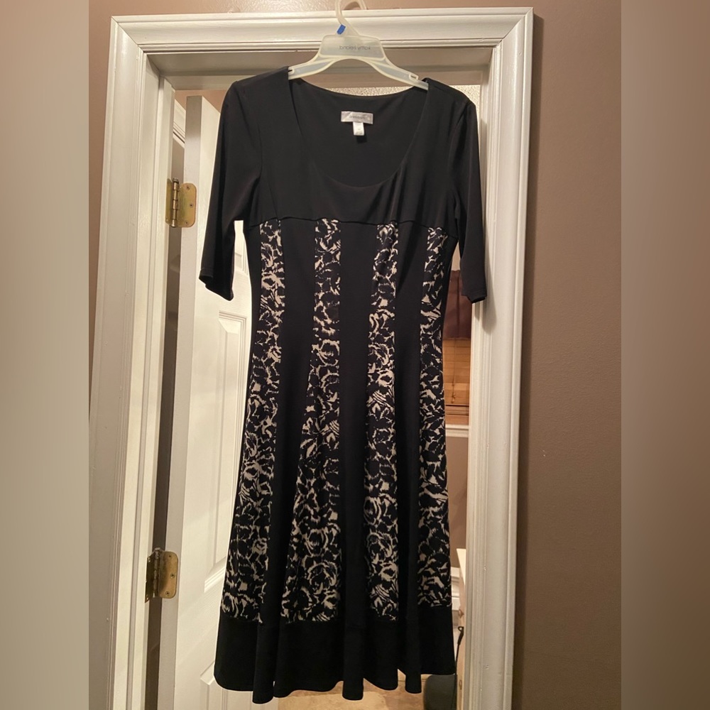 Super cute dress barn dress!